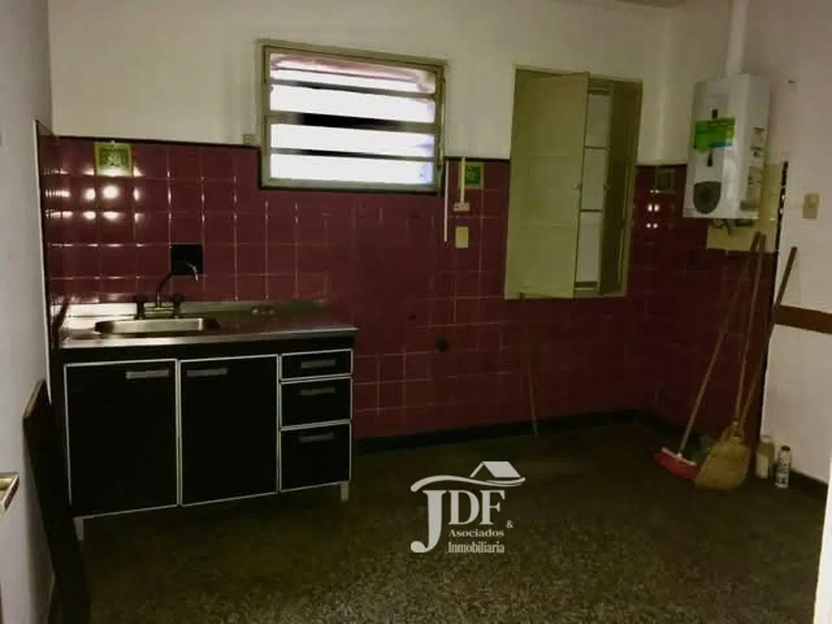Se alquila casa en B° Mariano Comas 1
