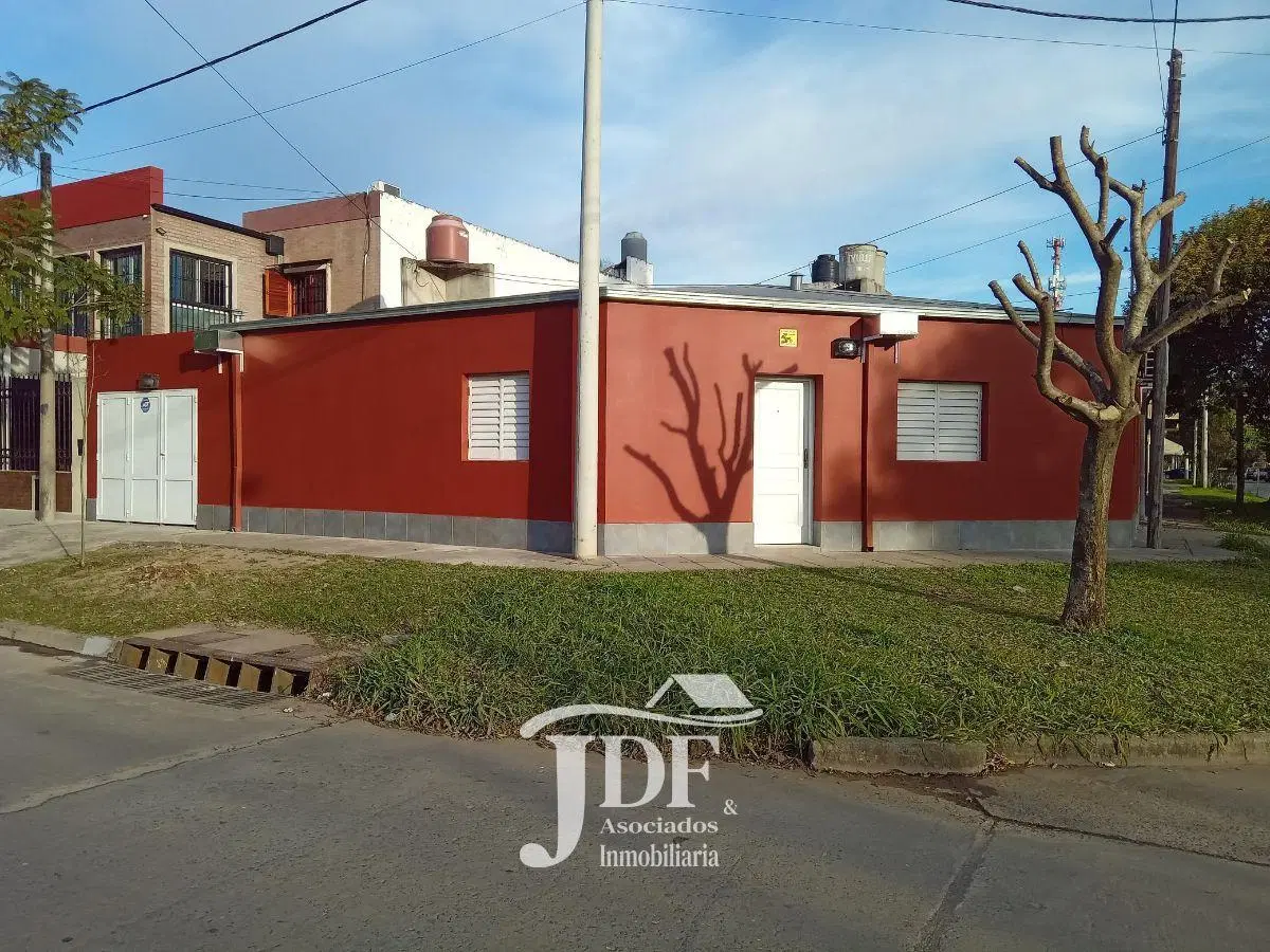 Alquiler Casa con cochera en Guadalupe oeste. 5