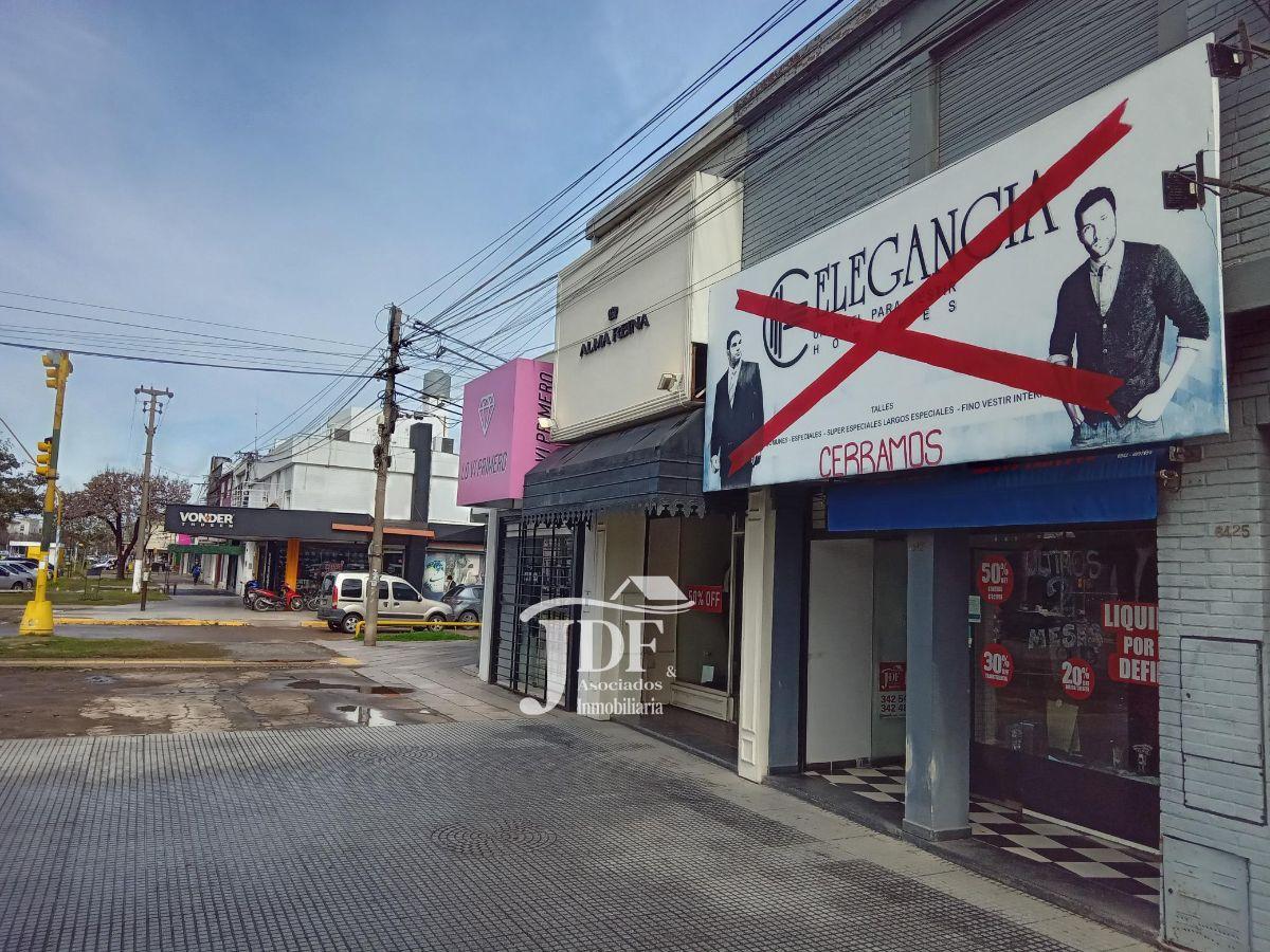 Foto de Alquiler local sobre Av A del Valle, imagen 3
