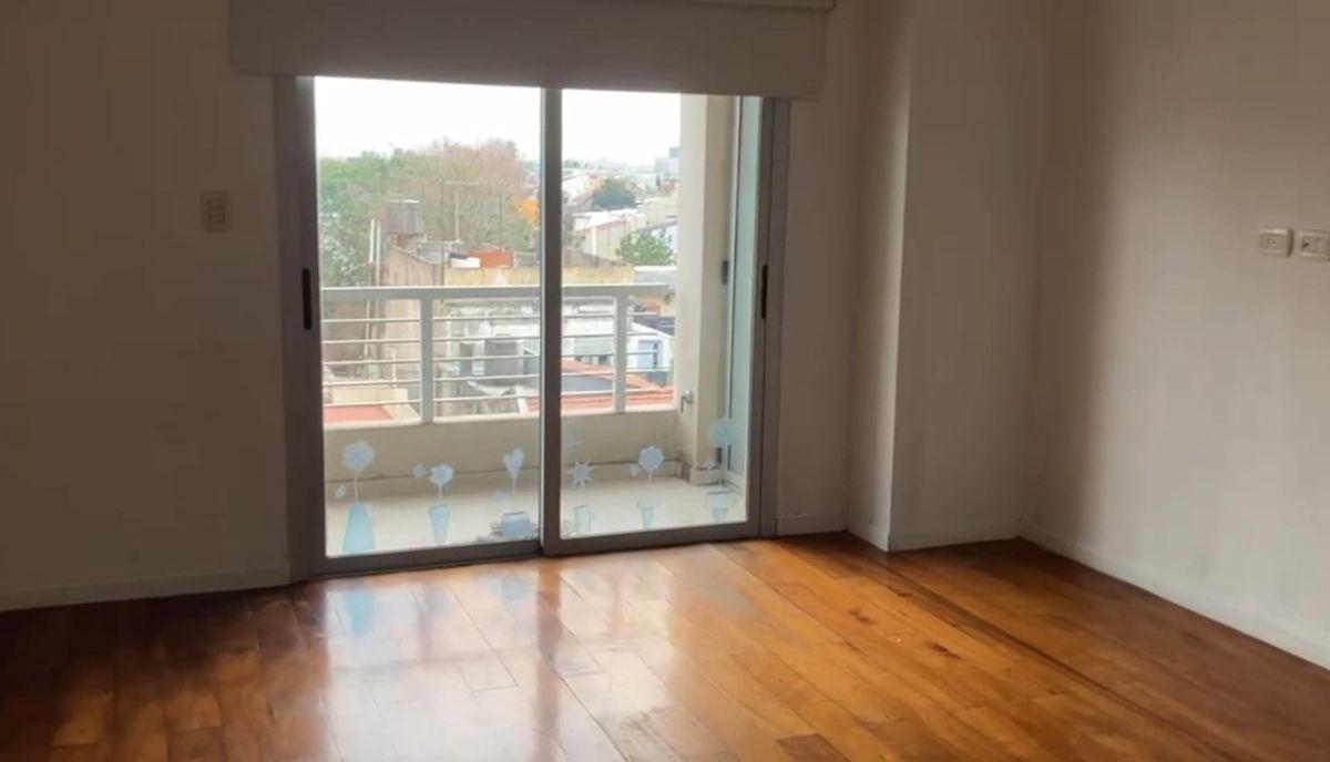 Foto de Monoambiente amplio y luminoso con vista al frente, imagen 2