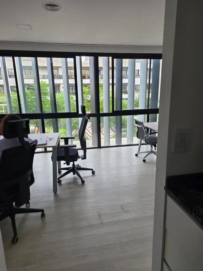 HERMOSAS OFICINAS EN ALQUILER PORTO 2