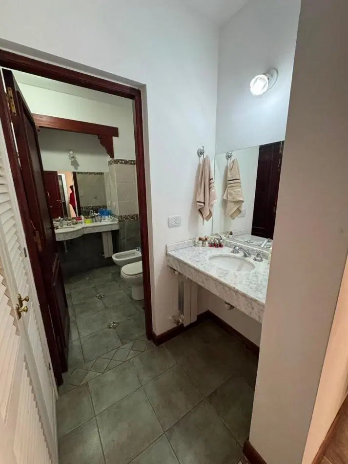 HERMOSA CASA TRES PLANTAS MEJOR ZONA DE TRES CERRITOS 2