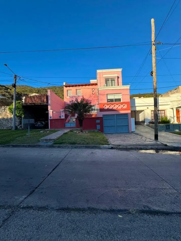 HERMOSA CASA TRES PLANTAS MEJOR ZONA DE TRES CERRITOS 8