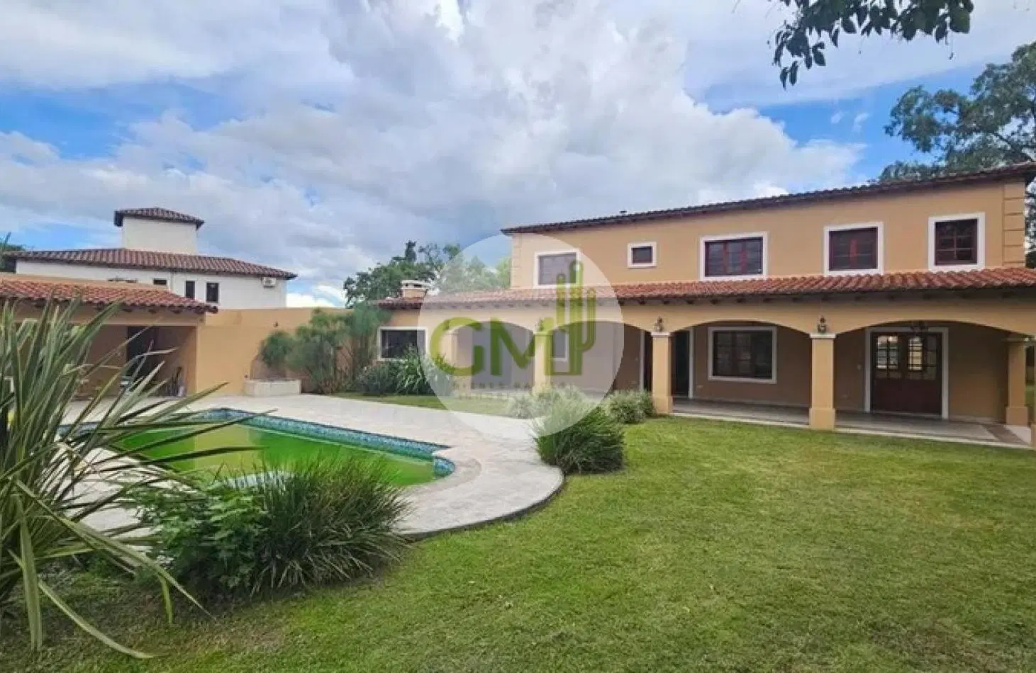 ESPECTACULAR PROPIEDAD EN VILLA SAN LORENZO 5