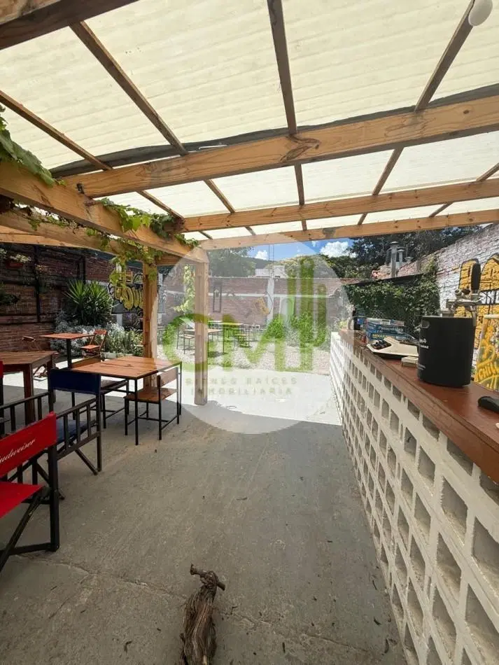 LOCAL COMERCIAL APTO GASTRONOMIA U OTROS RUBROS EN PPAL AVENIDA DE TRES CERRITOS 1