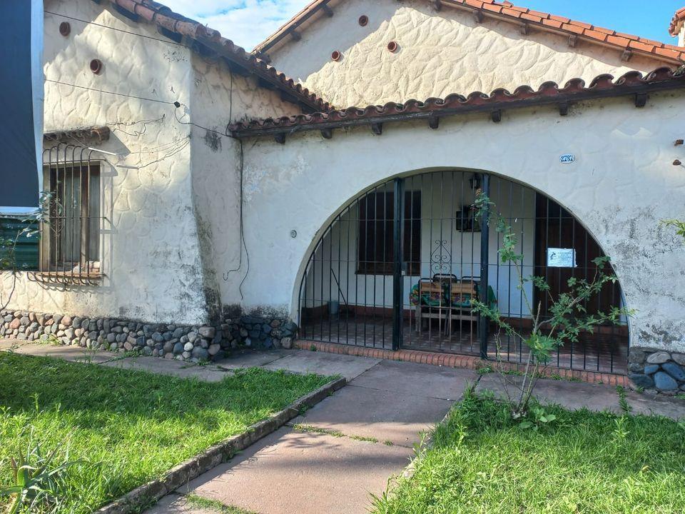 Casa en Venta a Demoler o Refaccionar - Zona Oeste 3