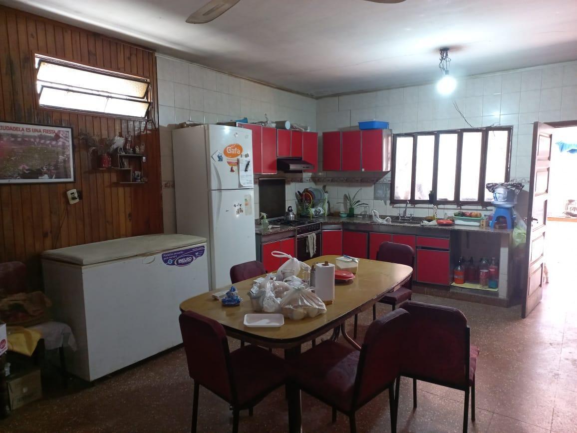 Casa en Venta - Zona Parque Guillermina 4
