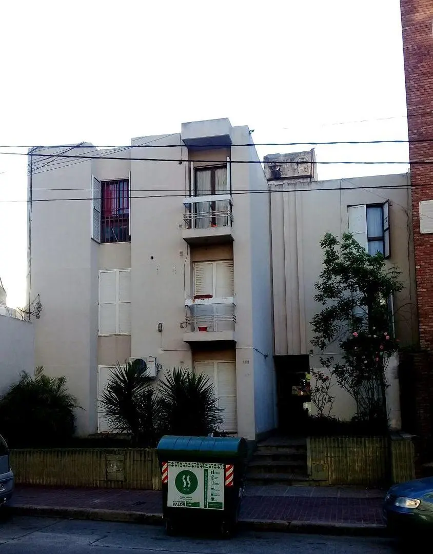 ALBERDI Calasanz a 1/2 cuadra de Bv. San Juan 2