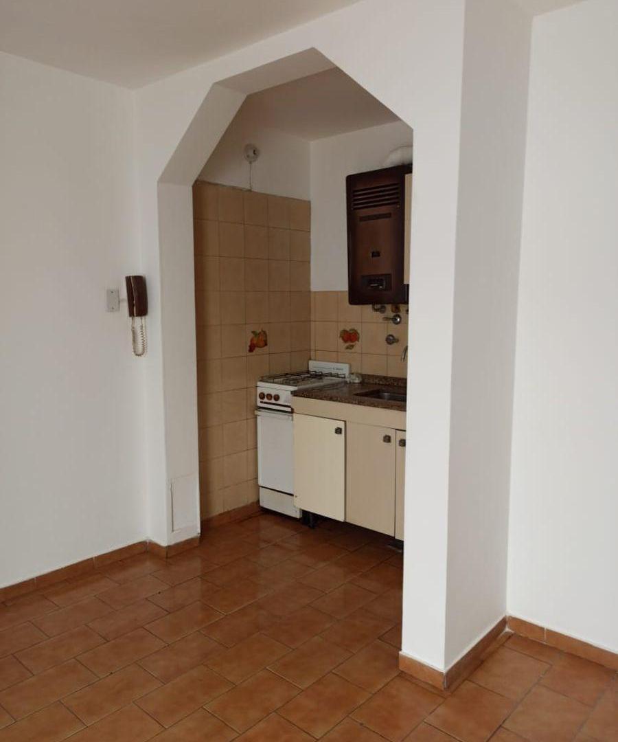 Foto de B° Güemes - BELGRANO 910 Dpto. de 1 Dorm PB con Patio -, imagen 3