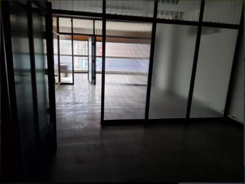 Dueño Vende Local, Muy Luminoso en Zona Comercial en Concordia 2