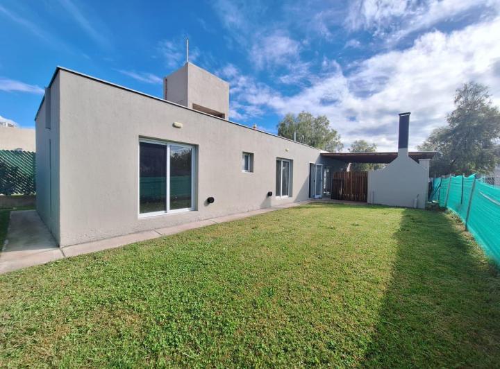 CASA EN B° PRIVADO LAR DE DRUMMOND 2