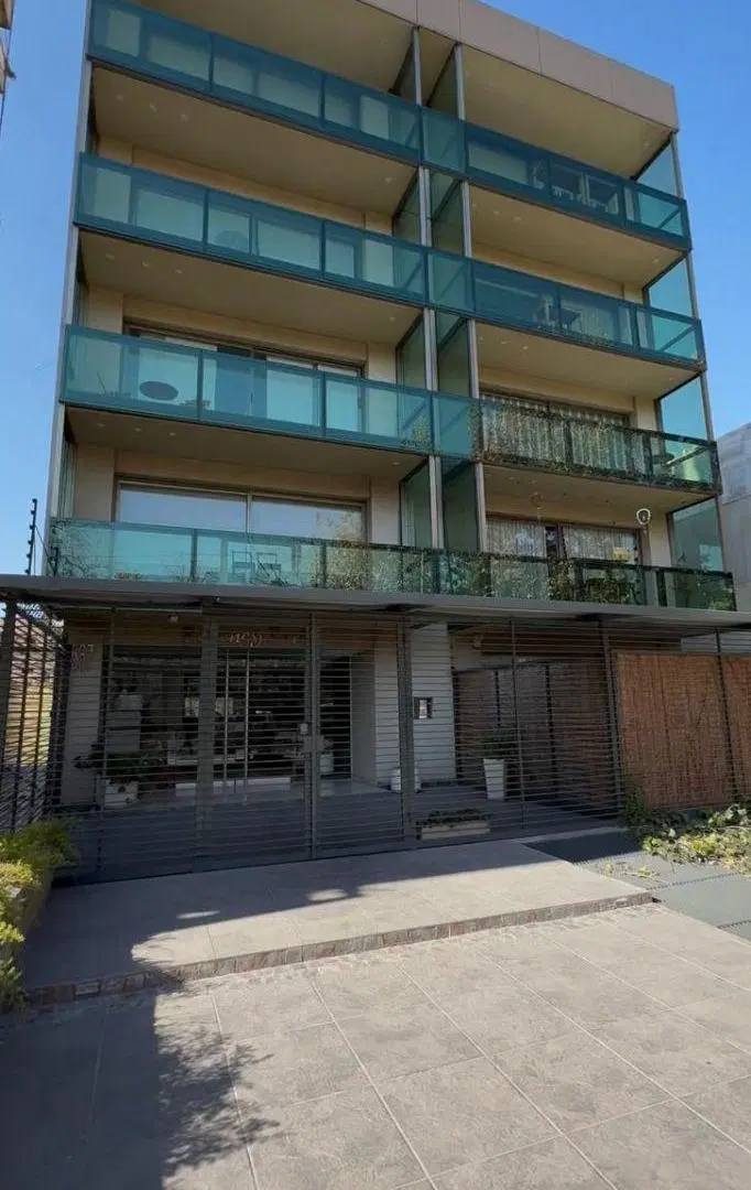 DEPARTAMENTO FRENTE AL PARQUE SAN MARTIN 2