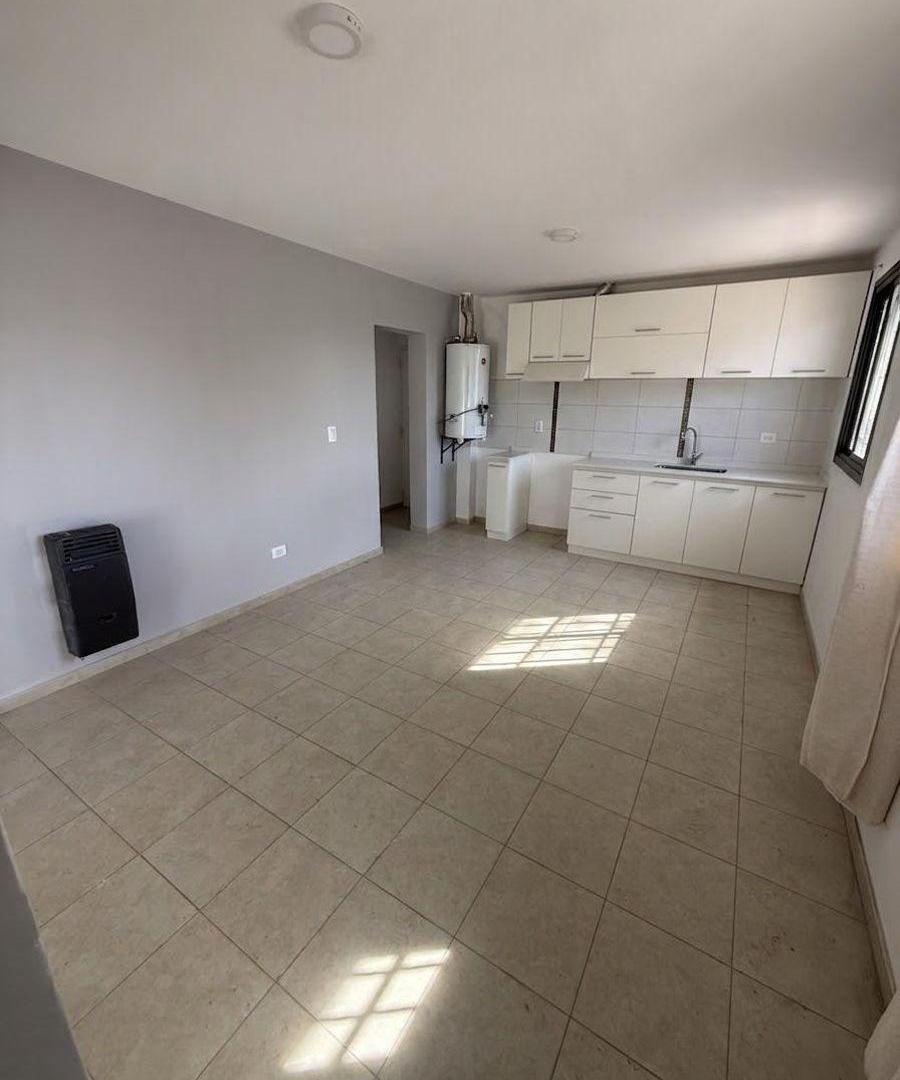 Foto de HERMOSA CASA EN GODOY CRUZ, imagen 3