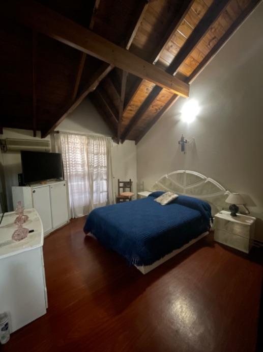 Duplex de Tres Ambientes con Cochera y Fondo 4