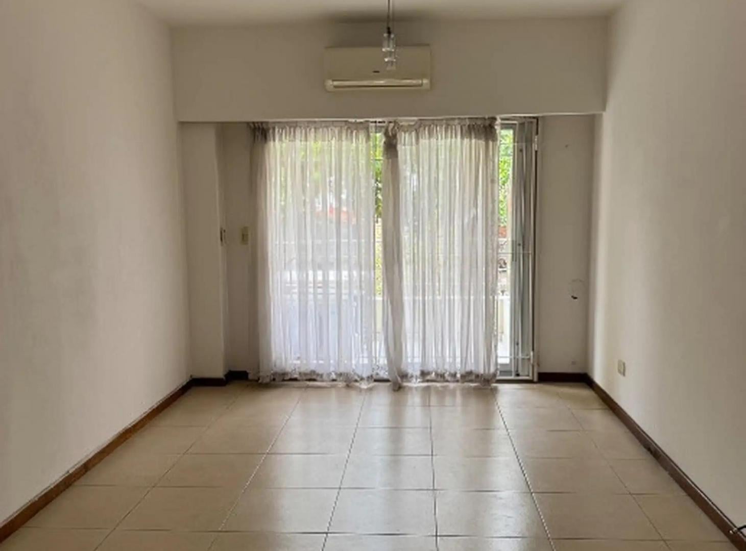 Foto de Departamento de 66 m² con 2 dormitorios en alquiler en Castelar, imagen 2