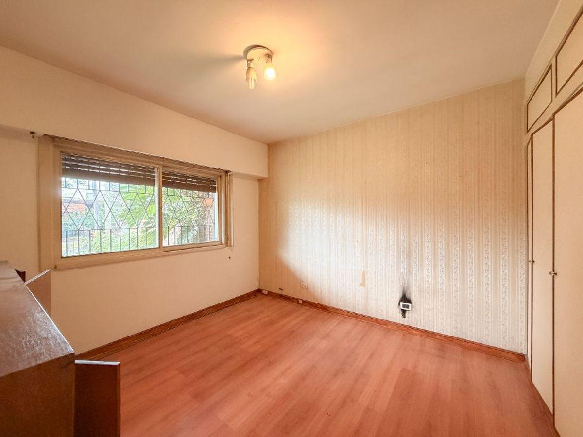 Foto de Casa de 400 m² con 3 dormitorios en alquiler en Castelar, imagen 4