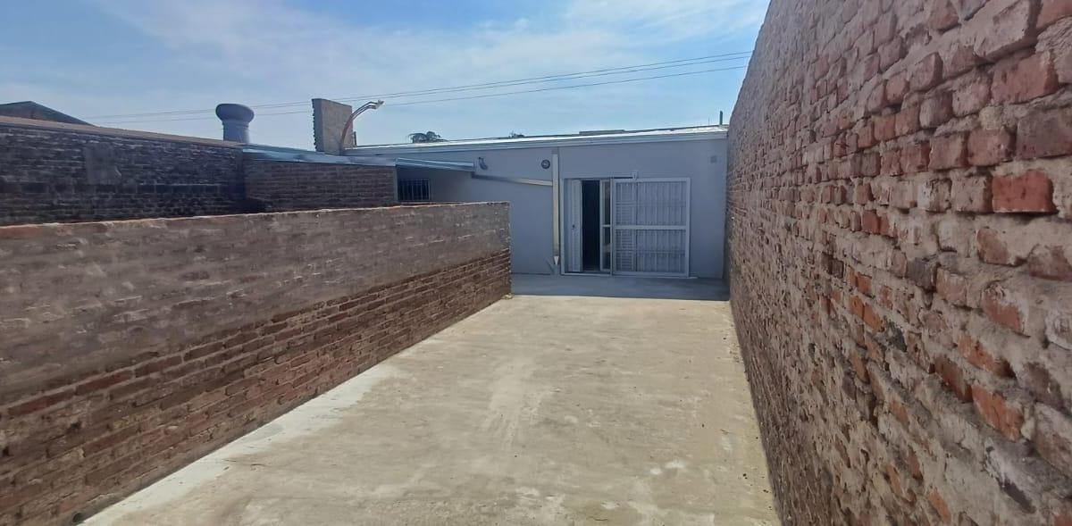 Departamento en Planta Alta 2 Dorm. (Desocupado). 4