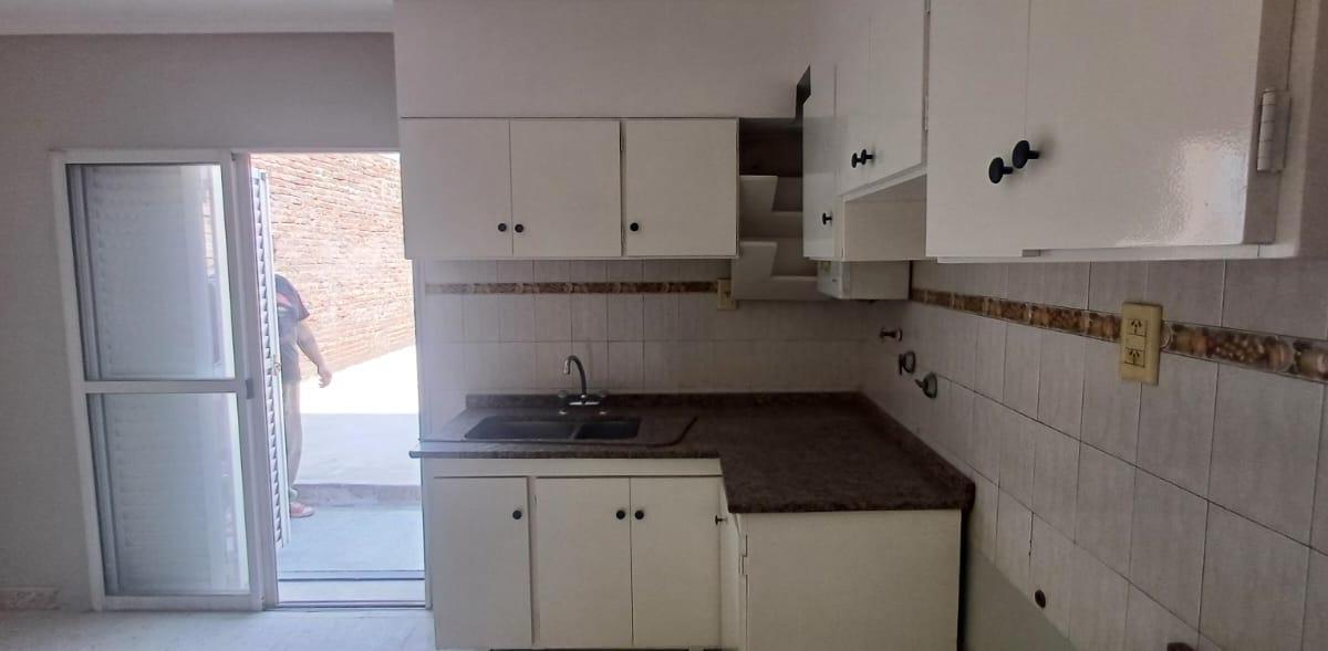Departamento en Planta Alta 2 Dorm. (Desocupado). 3