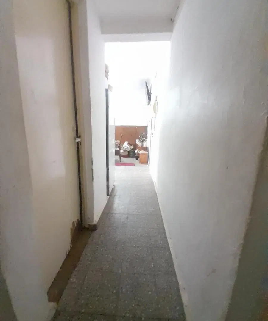 CASA DOBLE COCHERA DE 2 DORMITORIOS Y PATIO VERDE EN ALBERDI AL 7700 8