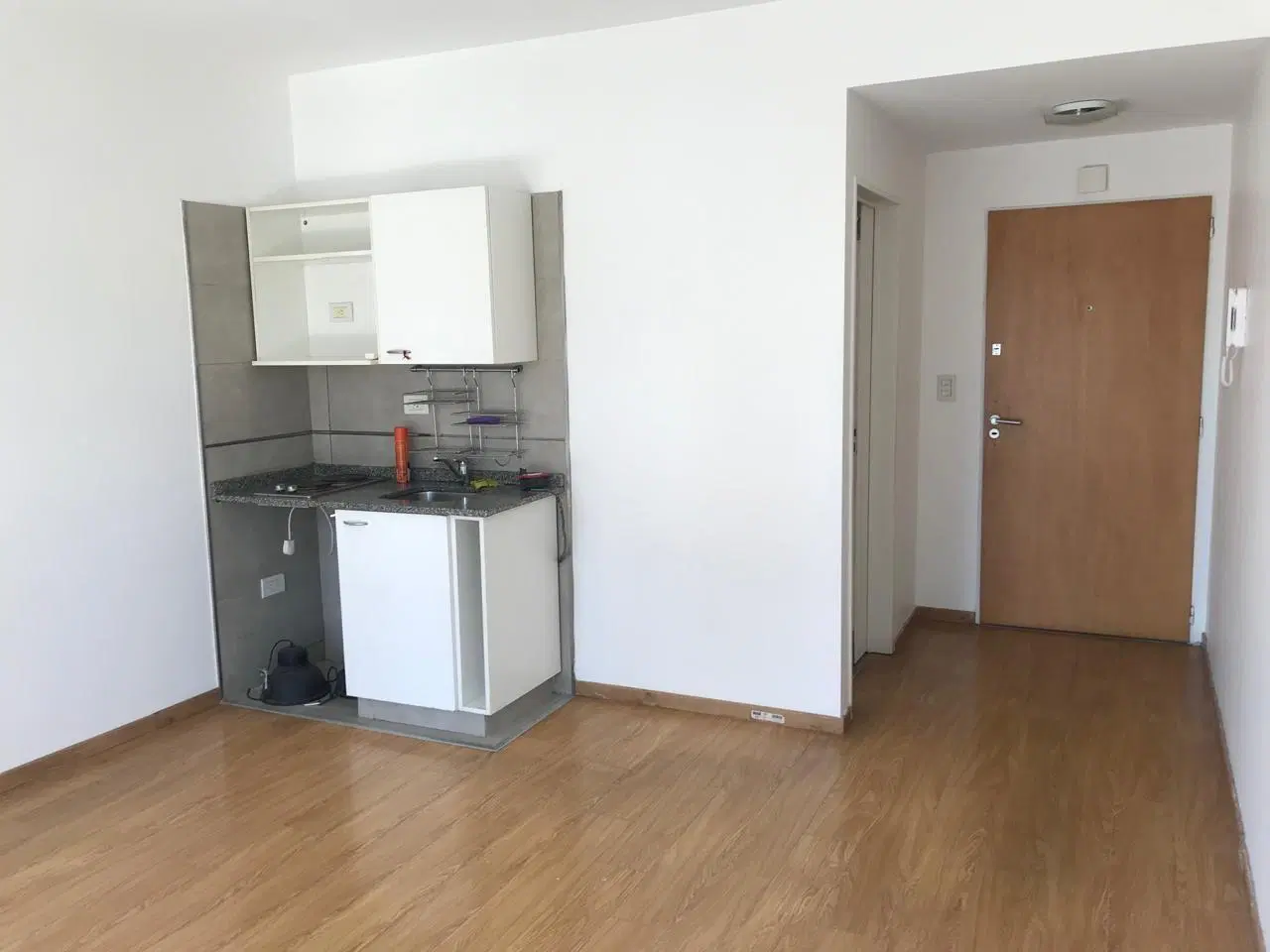 HERMOSO ALQUILER DE MONOAMBIENTE EN ALMAGRO 1