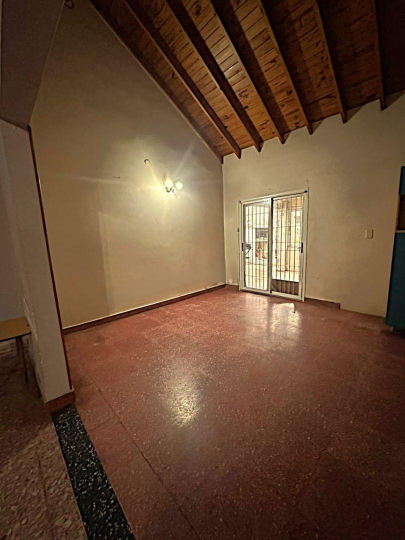 Foto de CASA EN LOTE PROPIO EN CASEROS, imagen 3