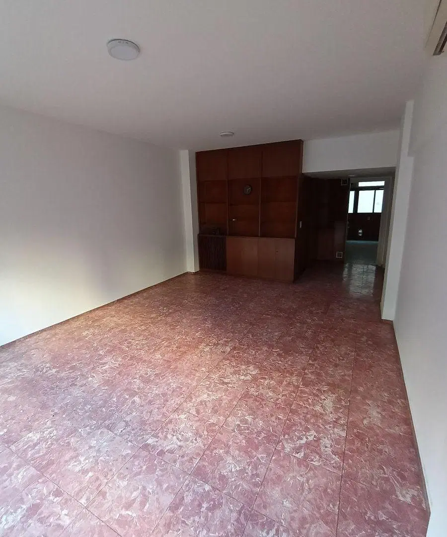 Semipiso en alquiler 2 dormitorios con balcón y cuarto de servicio. Centro- Cordoba 2