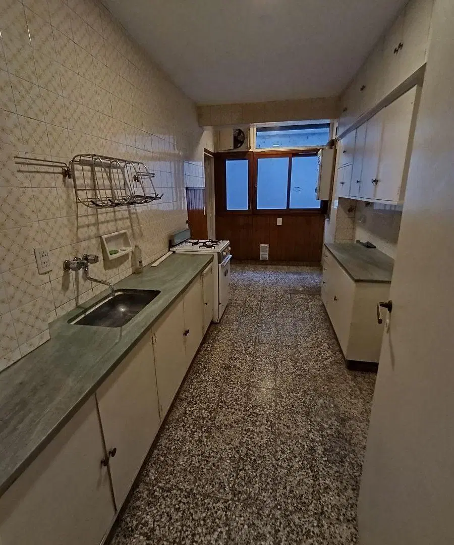 Semipiso en alquiler 2 dormitorios con balcón y cuarto de servicio. Centro- Cordoba 5