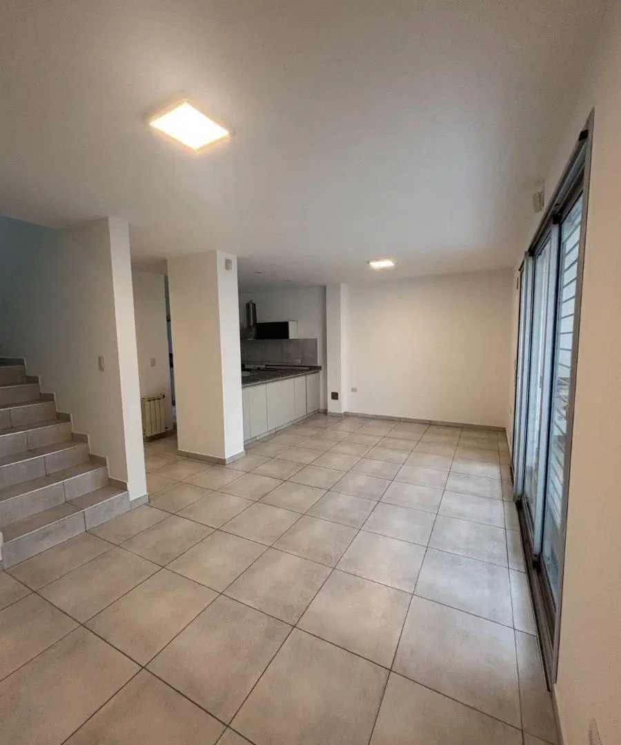 Se alquila duplex de 3 dormitorios en Riberas de Manantiales. Cordoba 2