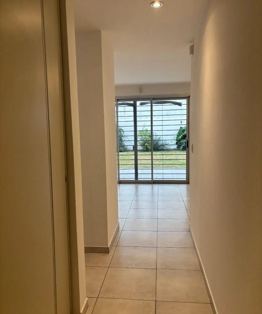 Se alquila duplex de 3 dormitorios en Riberas de Manantiales. Cordoba 1