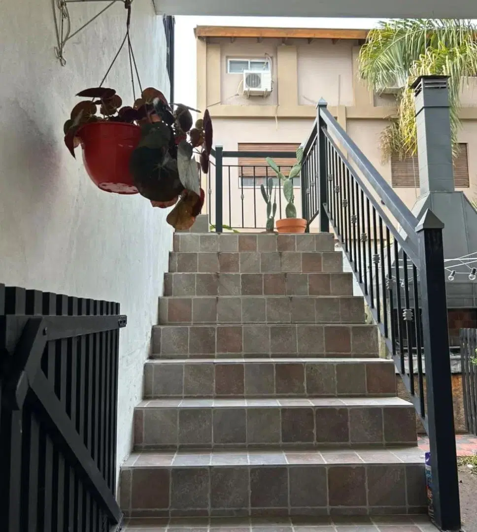 TIPO CASA- EN DUPLEX- COCHERA- PATIO 8