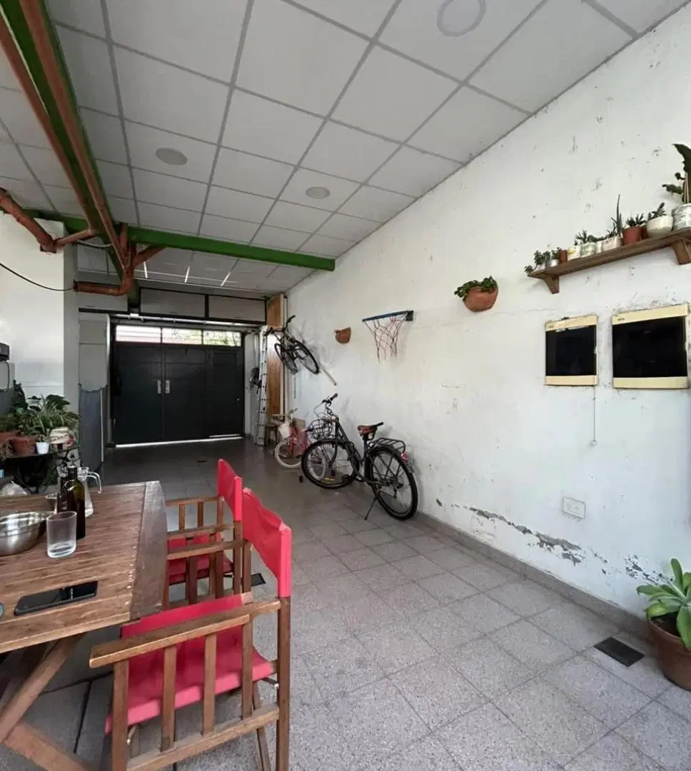 TIPO CASA- EN DUPLEX- COCHERA- PATIO 2