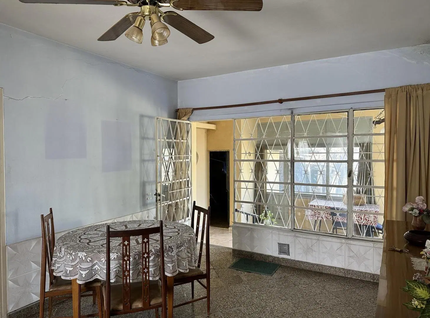 Casa en Alta Gracia con local comercial oportunidad 3