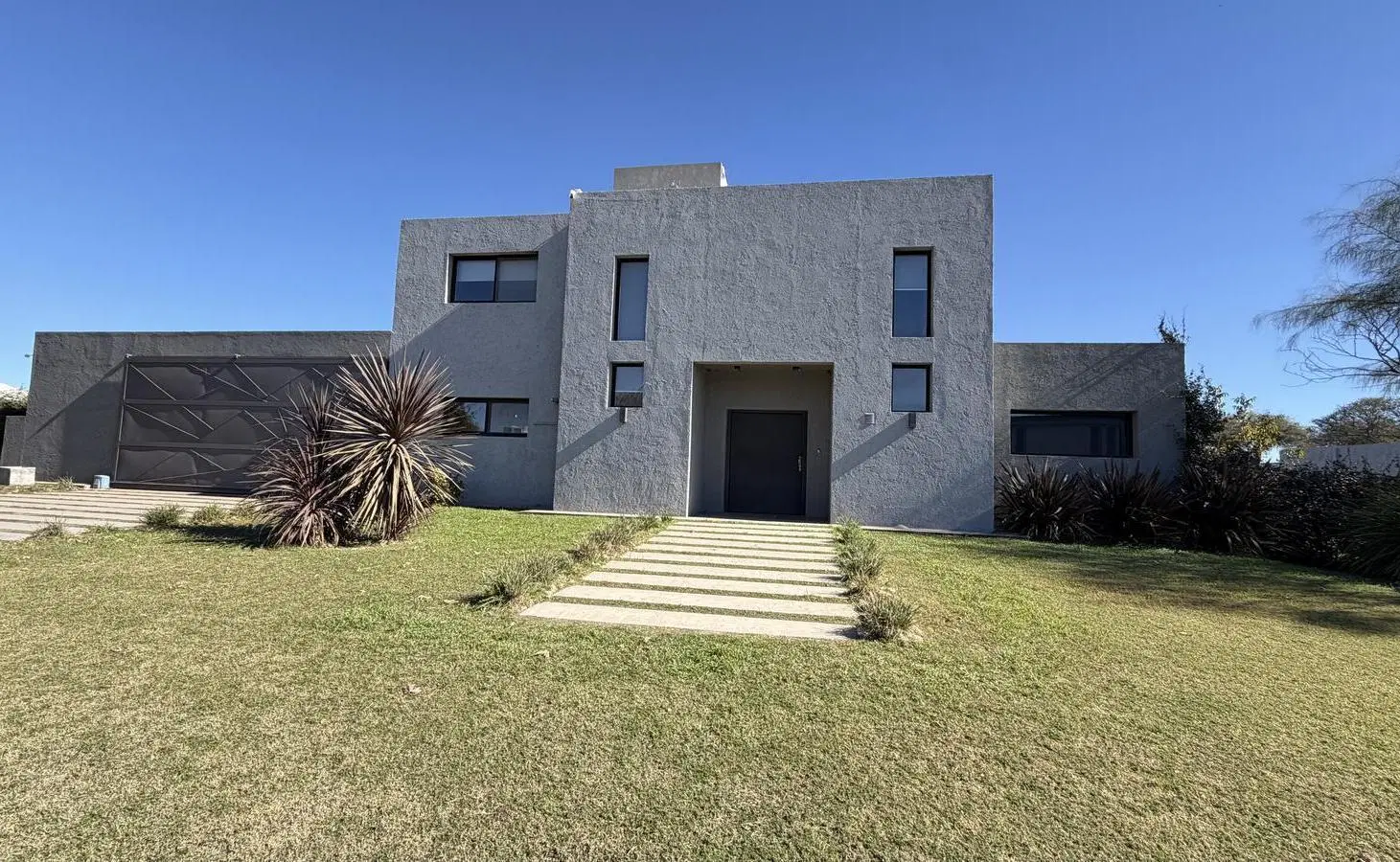 Hermosa casa en venta en Estación del Carmen 4