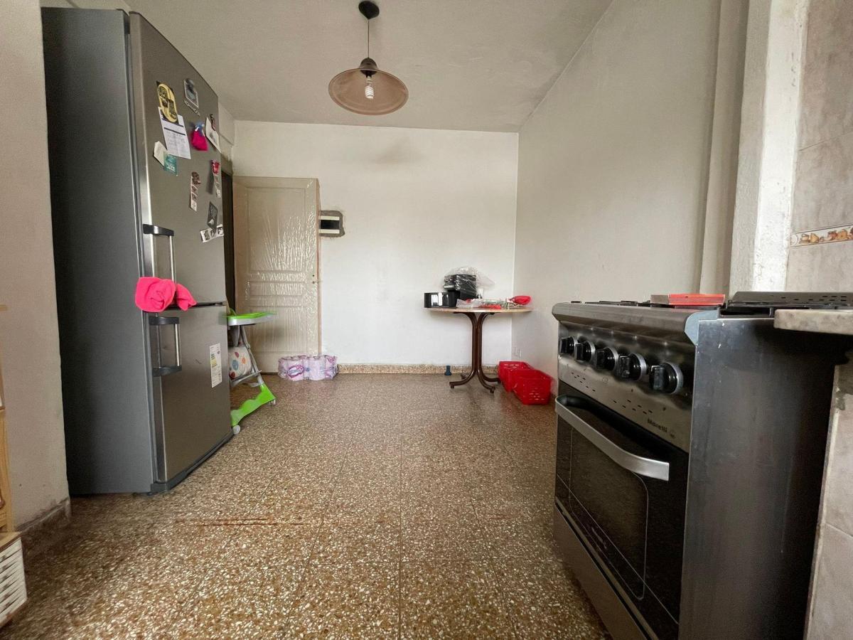 Deposito con Cochera en Venta con PH 4 Ambientes 2