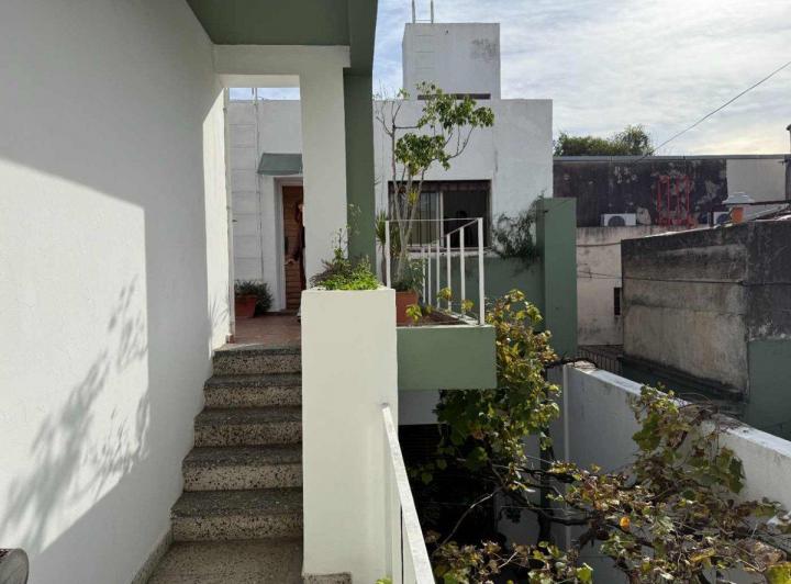 VENTA CASA 6 AMB CON PATIO Y DEP SERV - FLORES 5