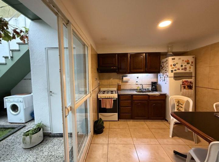 VENTA CASA 6 AMB CON PATIO Y DEP SERV - FLORES 2