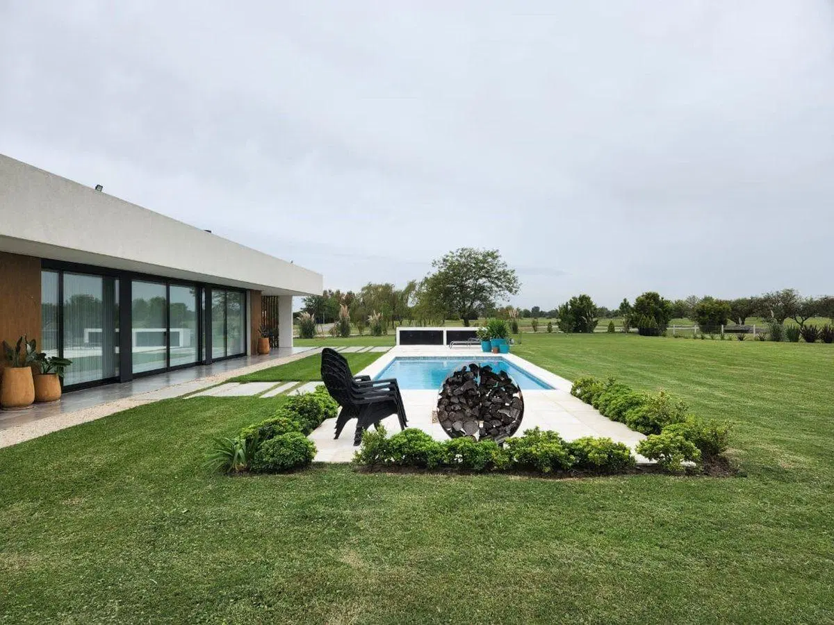 Casa En Venta La Primavera De Lujan Club De Campo 5
