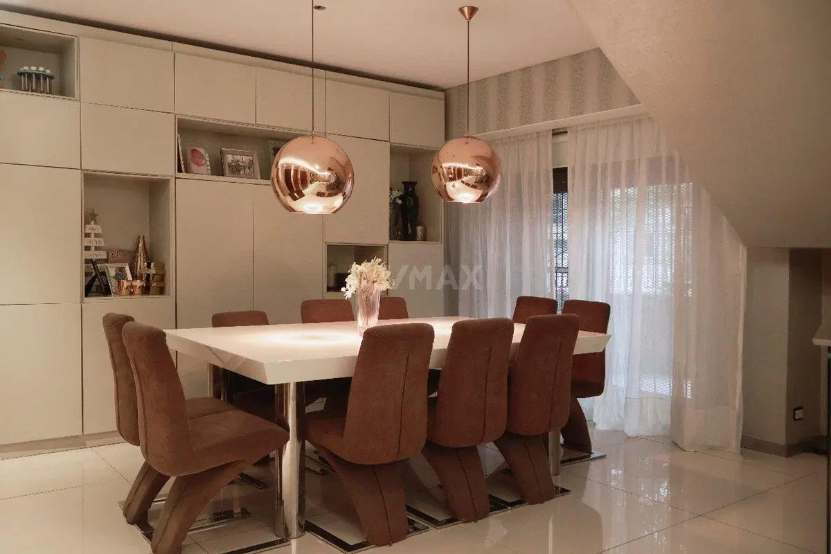 VENTA DEPTO DUPLEX 5 AMB CON PATIO + GUARDACOCHES 5