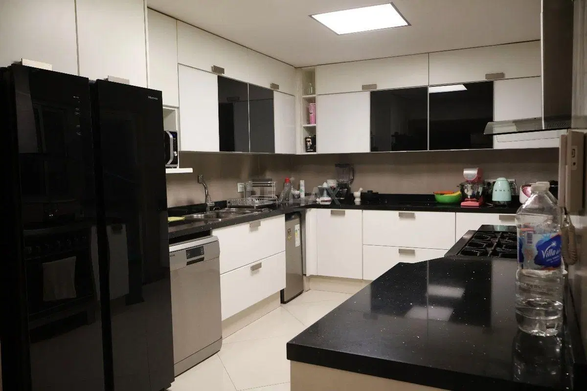 VENTA DEPTO DUPLEX 5 AMB CON PATIO + GUARDACOCHES 2