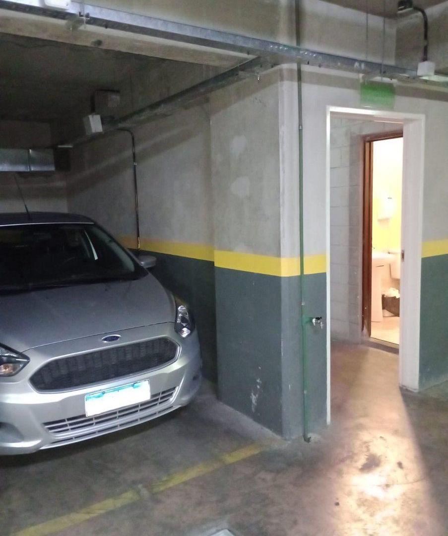 VENTA COCHERA CUBIERTA EN PALERMO