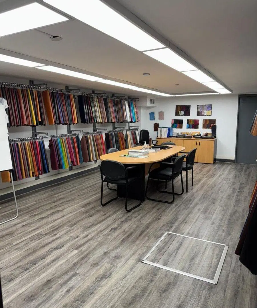 VENTA DEPOSITO CON MONTACARGAS + OFICINAS - LUGANO 4
