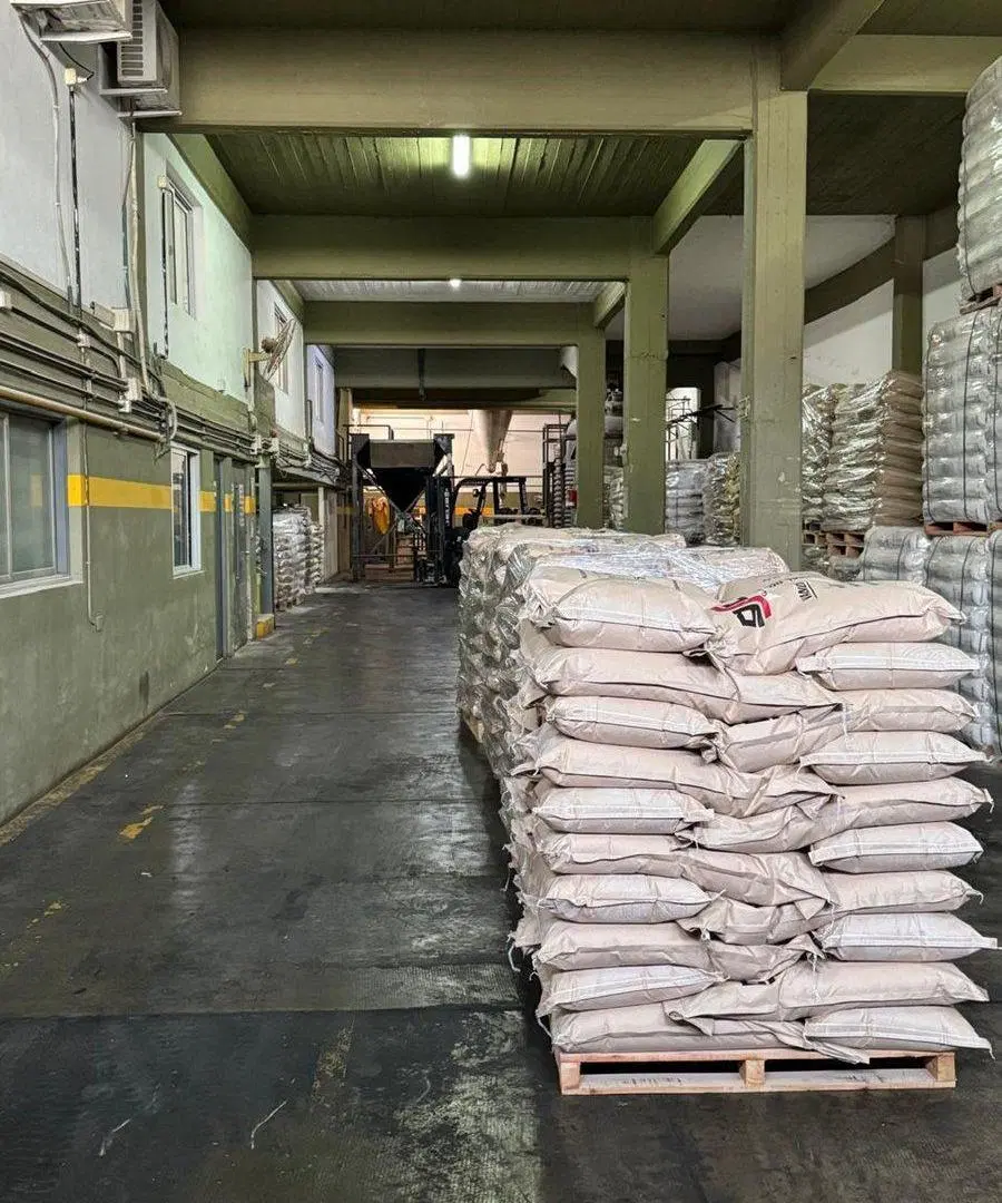 VENTA DEPOSITO CON MONTACARGAS + OFICINAS - LUGANO 3
