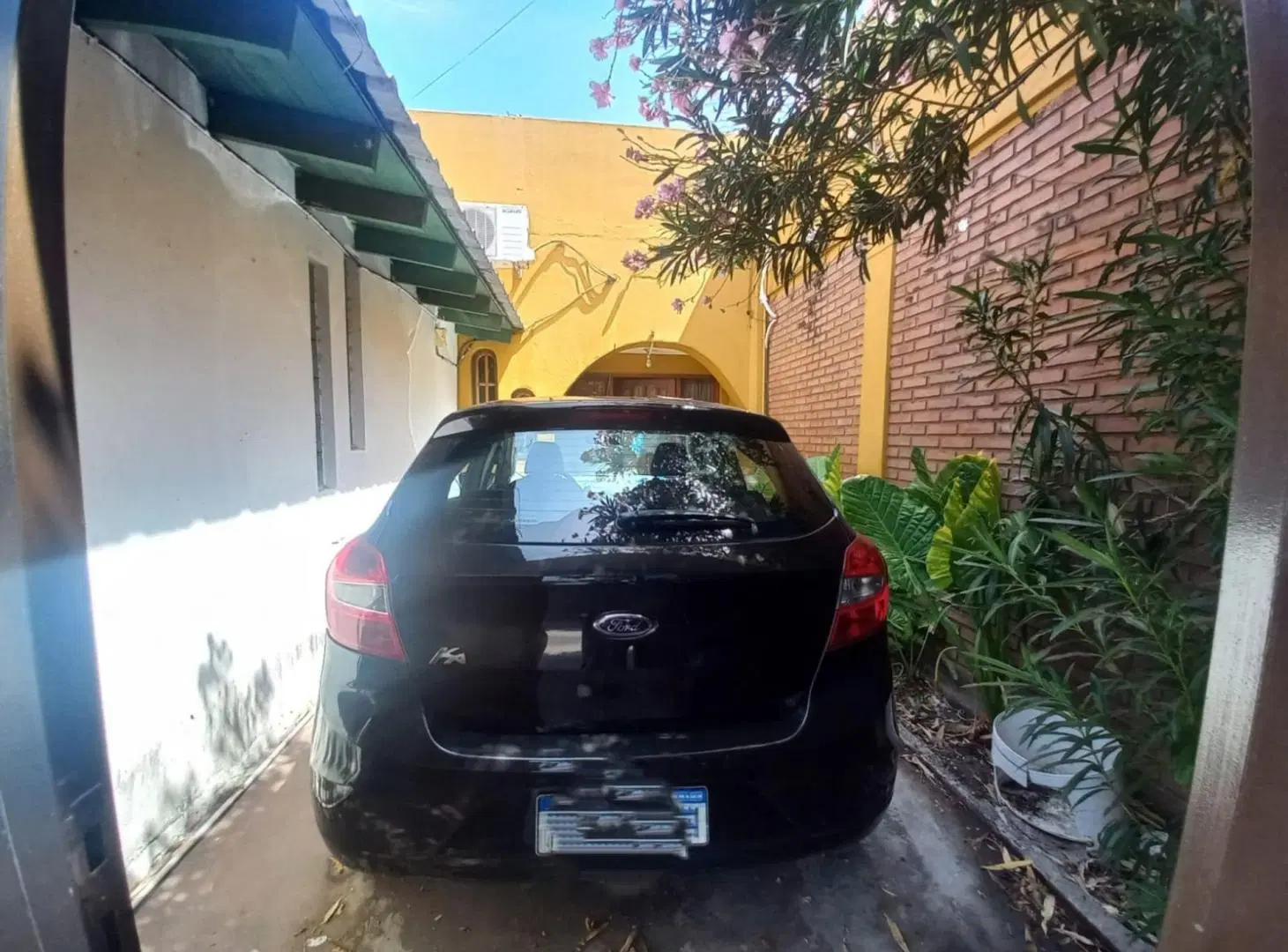 VENTA CASA CON 2 LOCALES + TERRAZA R. MEJÍA SUR 5