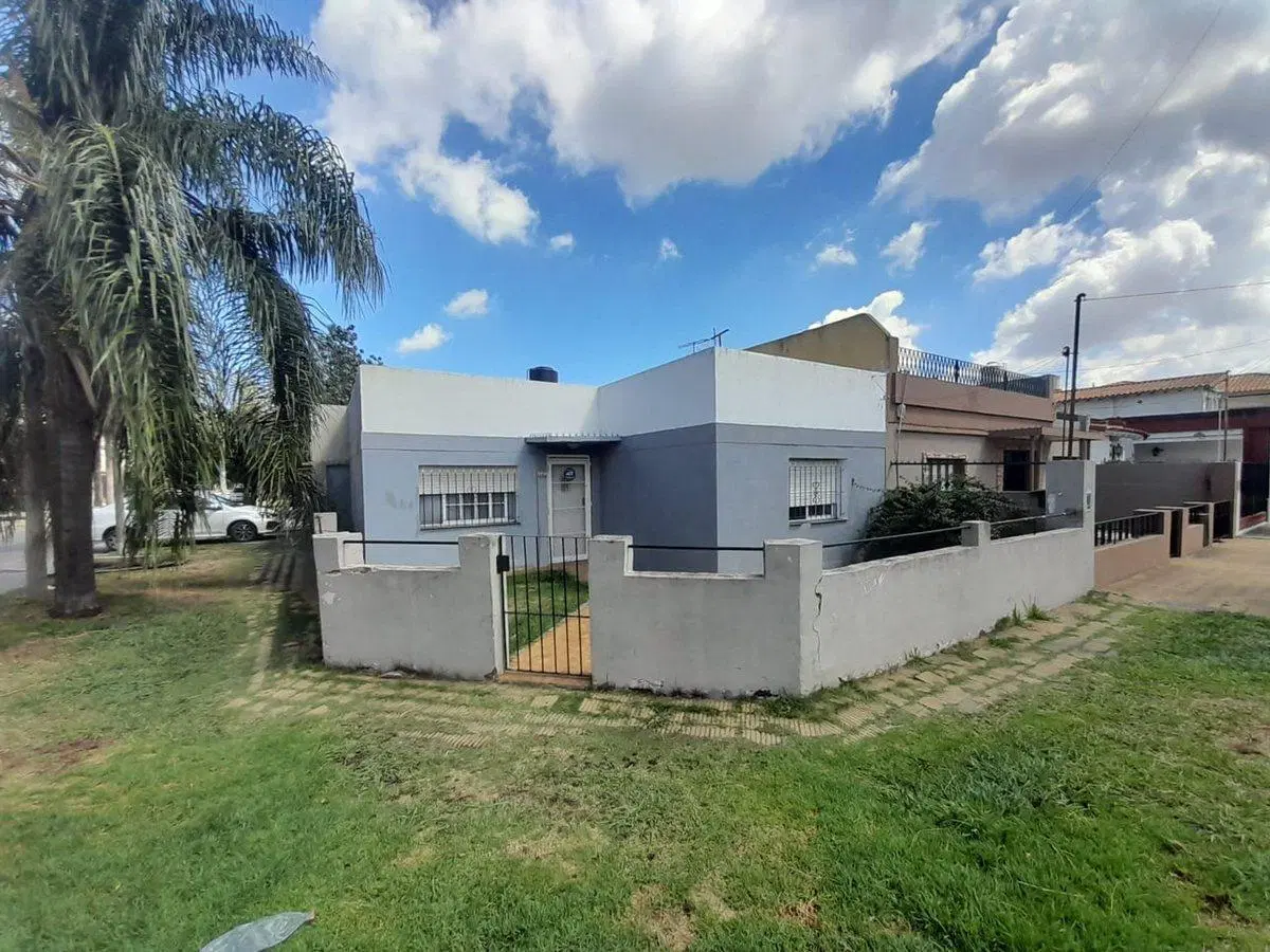 VENTA CASA LOTE PROPIO - PATIO - COCHERA - TERRAZA 2