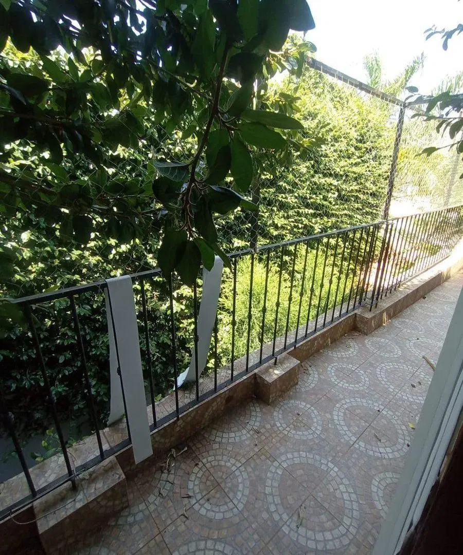 VENTA CASA EN 2 PLANTAS C/COCHERA FLORESTA NORTE 5
