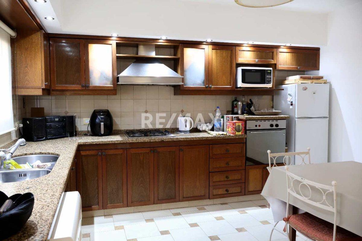 Foto de VENTA ESPECTACULAR CASA 5 AMB C/PILETA CASTELAR, imagen 3