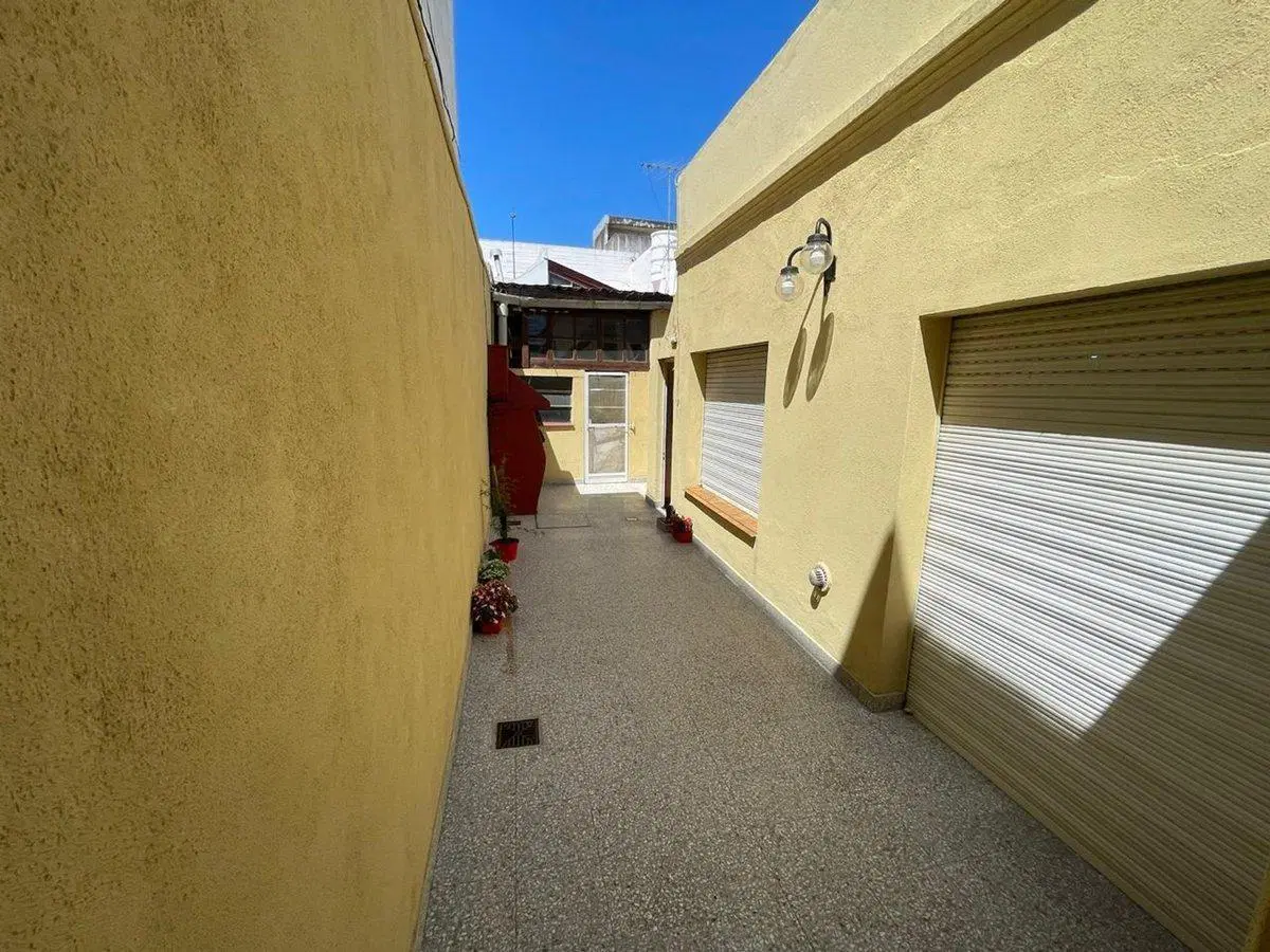 CASA VENTA 4 AMBIENTES-PATIO-COCHERA -APTO CREDITO 4