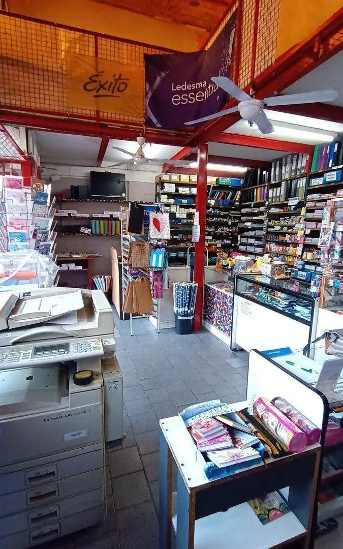Local en Venta sobre calle Cuenca 5