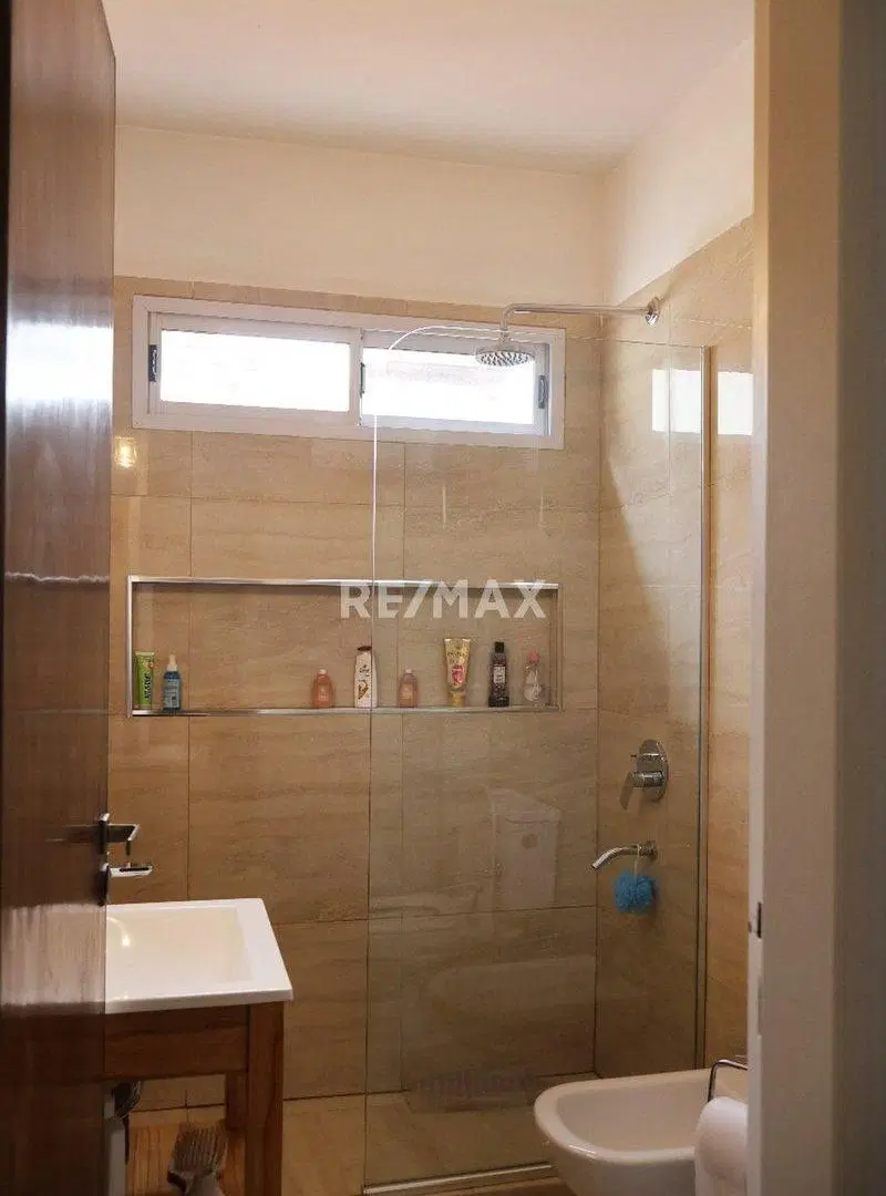 VENTA DPTO. FLORES 3 AMBIENTES CON DEPENDENCIA. 4