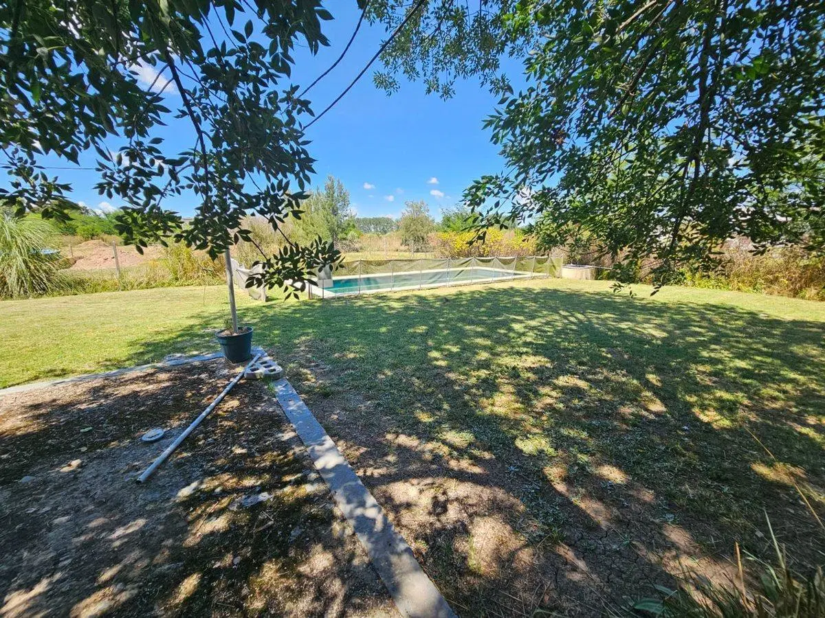 VENTA CASA 3 AMB C/PILETA Y LOTE 4